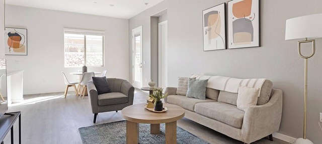 Landing | Modern 2BD, Pool