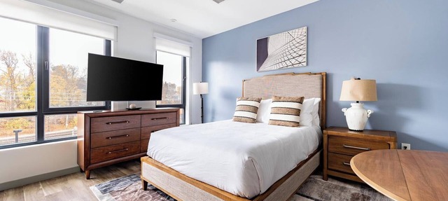 Landing | Modern Studio, Pool, Gym