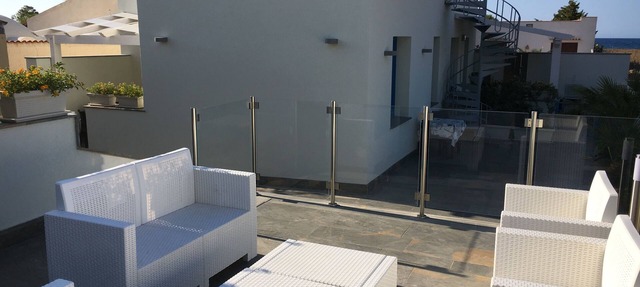 Lappanu Unit - a stone's throw from the sea - The Palm Houses