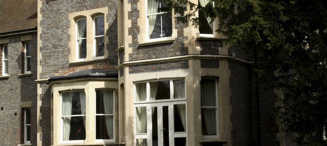 Large 2 bedroom 2 bathroom King Double - Basingstoke Serviced Apartment