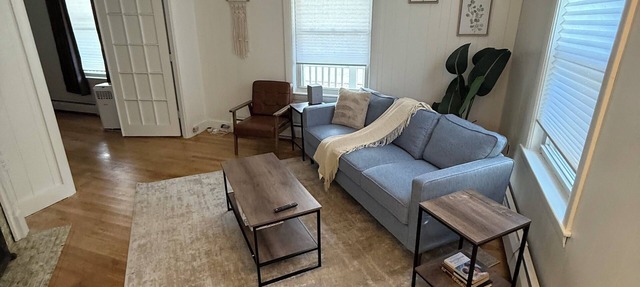 Large 3BD 1st Floor Apartment Minutes from 290