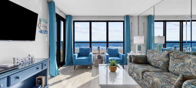 Large 4 bedroom OceanFront!