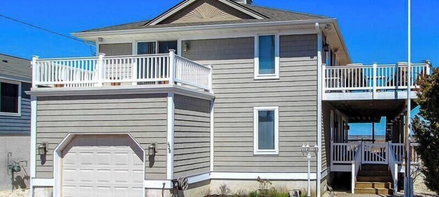 Large 5 bedroom Bayfront home with 180 degree unobscured views of the back bay