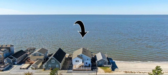 Large Bayfront Home, Sleeps 15 – 2 Full Floors, Perfect for Multiple Families