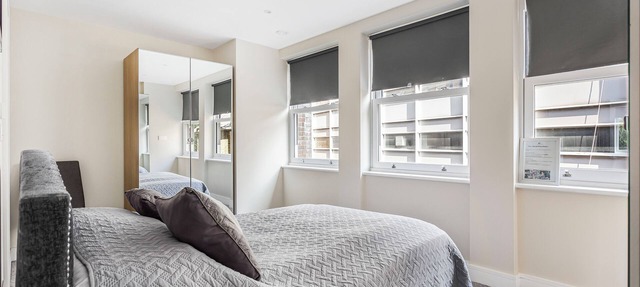 Large Bright One Bedroom Apartment, 5 Minutes Walk From Ealing Broadway Station!