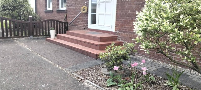 Large, comfortable holiday apartment with a terrace and a garden amidst greenery and with plenty of space for your pet