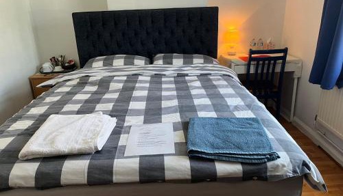 Large Double Bedroom with free on site parking max car length 5 metres
