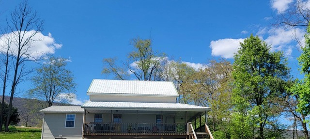 Large Family Home Located 1 Mile From Aitch Boat Launch On Raystown Lake