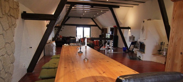 Large holiday home, 4-14 people, 90sqm living / dining room. 2 fireplaces, sauna, billiards, table football