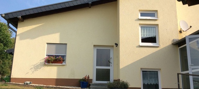 Large holiday home with sun terrace, well-bred pets welcome