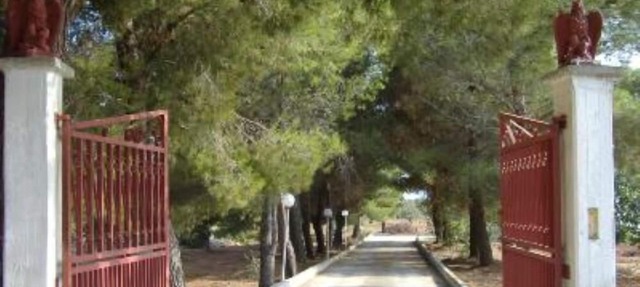 Large house with garden in Maruggio (Taranto)