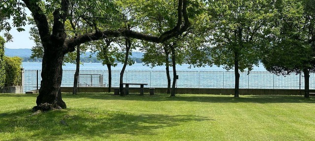 Large lakeside villa