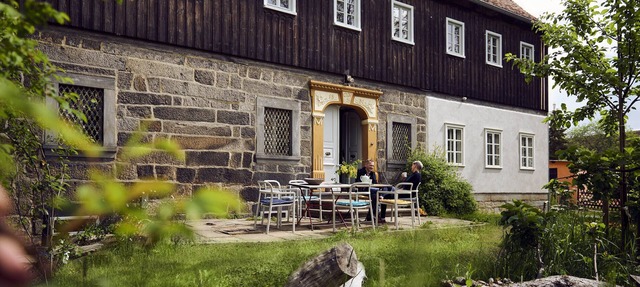 Large, lovingly renovated half-timbered house with sauna & garden