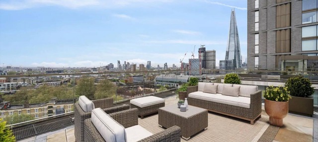 Large Luxury Duplex Penthouse Stunning Views with Private Jacuzzi on Rooftop