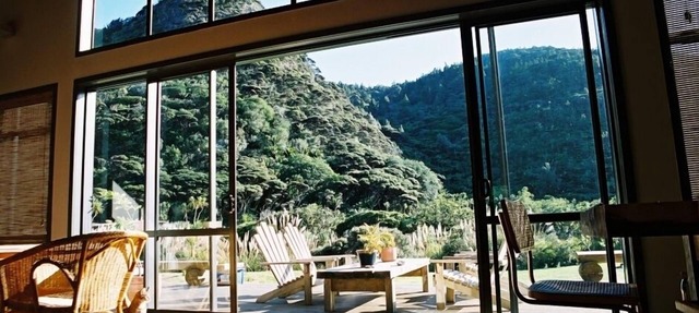 Large Piha Holiday House Rental