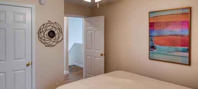 Large private 4 BR home near SAV airport with TV in every bedroom