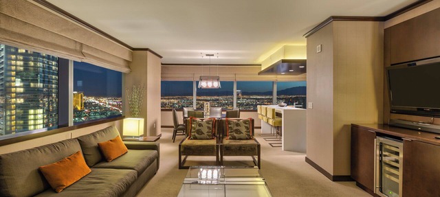 Largest Penthouse @ Vdara ! 2 BR/Ab Fab 270 ° Strip Views! Sleeps 7! 47th Flo