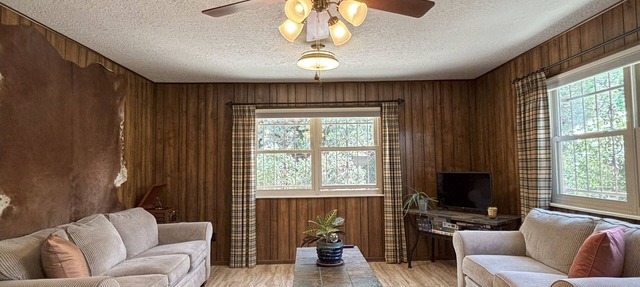 Last Minute Discount! Peaceful Home in NE Heights Views, Trails in the Foothills