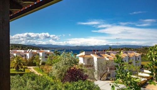 Latoura View