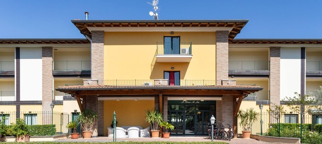 Le Terrazze Sul Lago Residence & Hotel