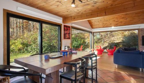 Light-Filled GB Oasis, Trails, Lake, Fireplace