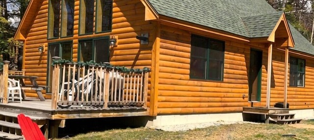 Linderhof Modern Log Chalet · 3 Min to Storyland · Sleeps 10 + Fire Pit