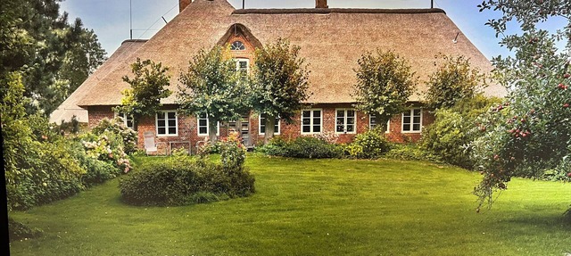 Listed thatched roof property in a quiet, secluded location