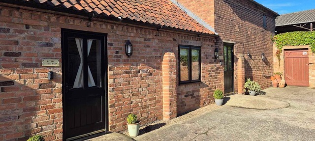 Little Tithe Barn, Lodge Barns, Morton near Southwell, Country Get Away