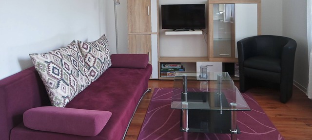 Living between forest and meadows, quiet, cozy, close to town and Celle close
