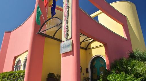 Lo Scacciapensieri Hotel & Restaurant