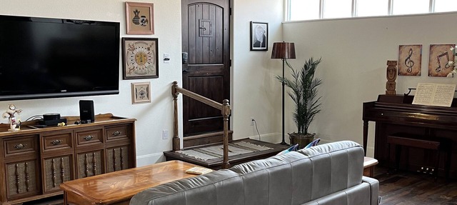 Located within in Old Town Albuquerque Walking Distance to shops and museums