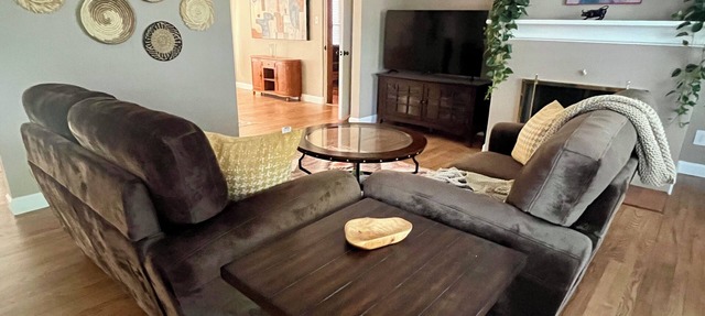 🌶️Location! Huge 3K SqFt Home Nestled on Private 1-Acre Lot + Mountain View’s