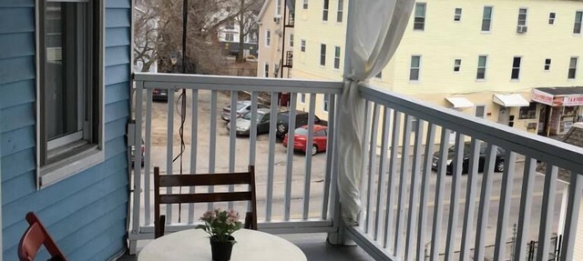 location location .04 mile city center 5Br/1 Full Baths, wifi, Netflx-freePARK