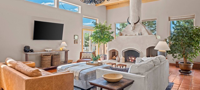 Location, Location! Unforgettable Sunsets-Balloon Fiesta dream home!
