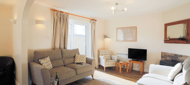 Lock Cottage, 3 bed cottage (sleeps 6) in Lockton nr Pickering