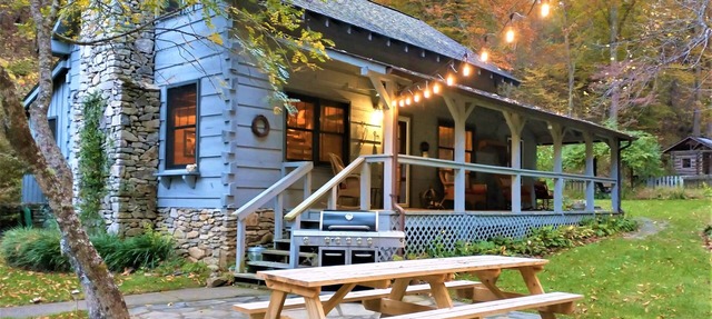 Log Cabin with Stream on 2 Acres <20 Min to Downtown Asheville with 1 Gig Fiber