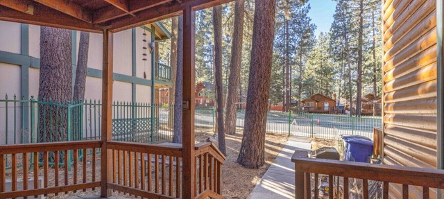 Log Haus|Rustic Log Cabin steps to Snow Summit!