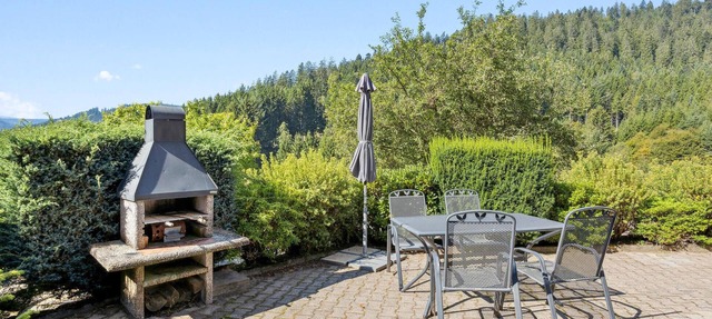 Look forward to a relaxing vacation close to nature in this cozy vacation apartment.