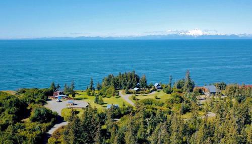 Lost Anchor Cabins - Ocean-view cabins on the bluff