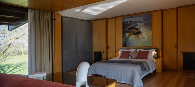 Lotus: architecture country home