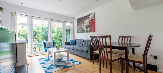 Lovely 2-bed house 15-minutes to Central London