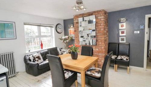 Lovely Comfortable 3 Bed Home, near Worcester