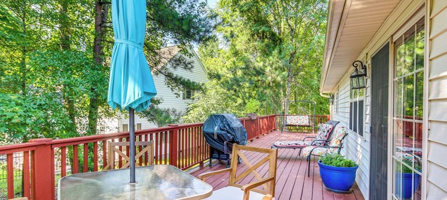 Lovely McCormick Home in Savannah Lakes Village
