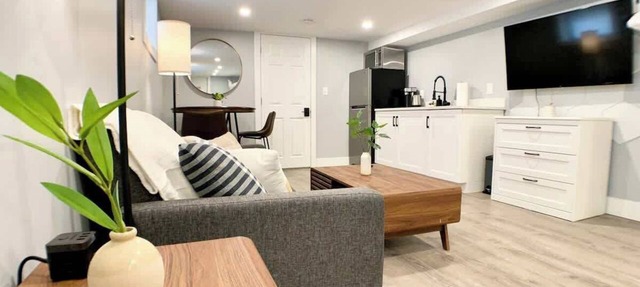 Lovely Studio - Spotless, W/D, Parking, Private