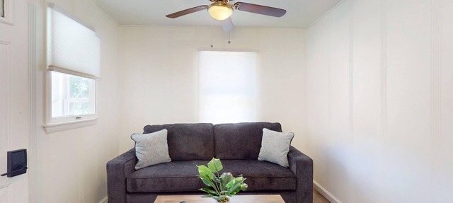 Low Tide Estate - [1BD, 1BA, POOL]