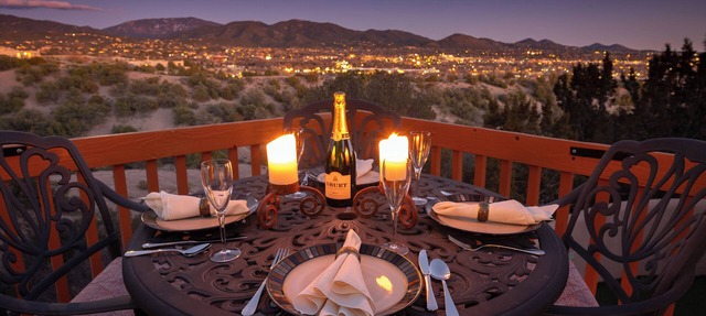 Luces de la Ciudad | Sweeping Views of Santa Fe, Hot Tub + Pet Friendly!
