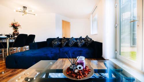 LUX 2BDR Flat in Woolwich I 2 Stops to Canary Wharf & Excel I Free Parking