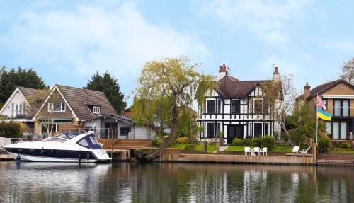 Lux 8Br Thamesfront Villa w Yacht & Sauna