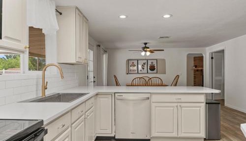 Luxe 4BR 2BTH l Pool & Grill l Central Location l Mountain View l Family Vacation l RV Site