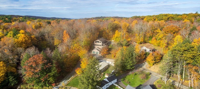 *Luxe Lakefront Paradise* King Beds, Game Room, Direct Lake Access!